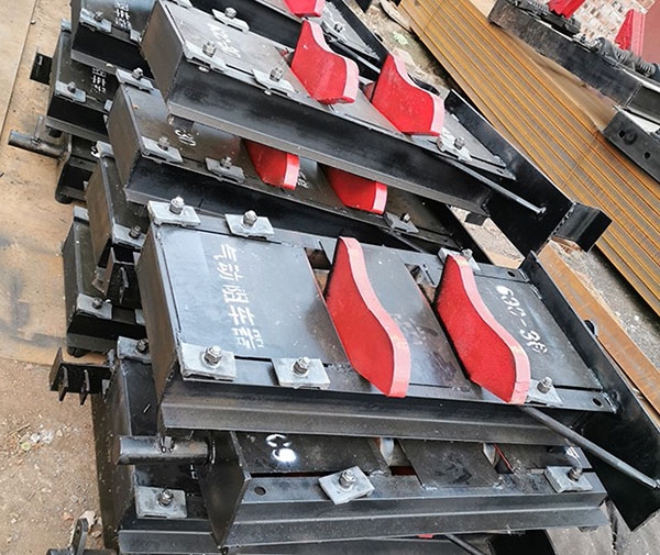 矿用气动阻车器